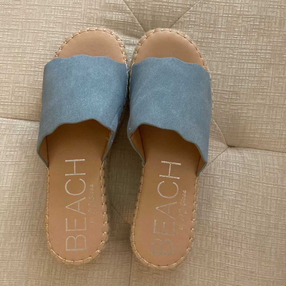 Beach sandals